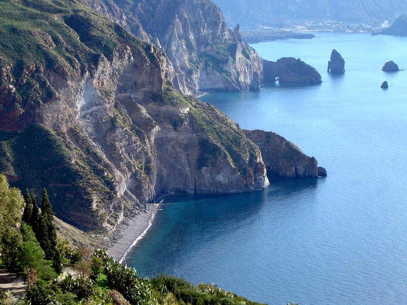 Lipari, la baia di Vallemuria